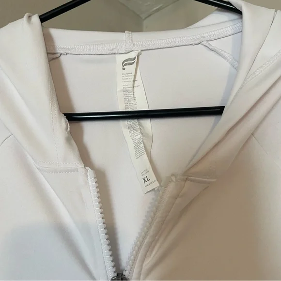 Fabletics Women's White Zip-Up Hoodie size XL - Picture 4 of 5